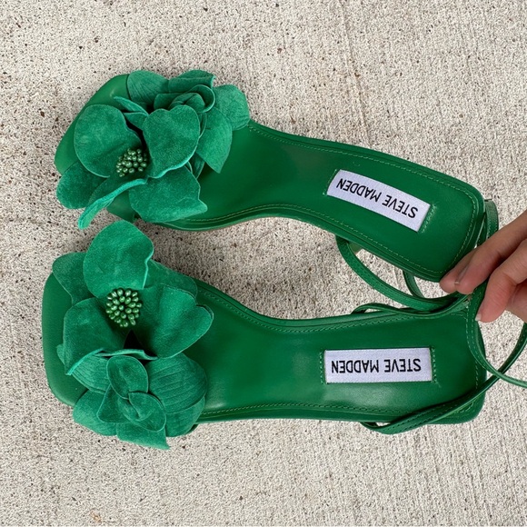 STEVE MADDEN amani stiletto heel in green - Picture 6 of 7